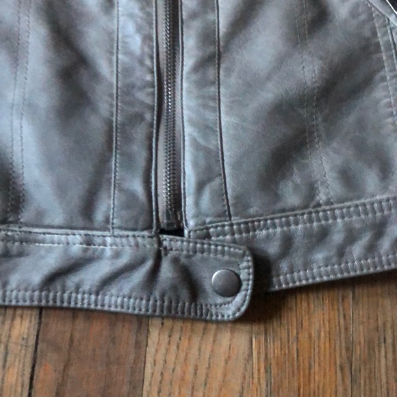 Leather Jacket - Picture 5 of 6